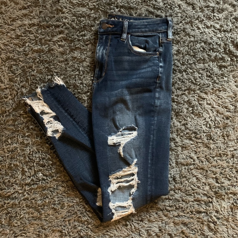 American Eagle Super High Rise Ripped Jegging